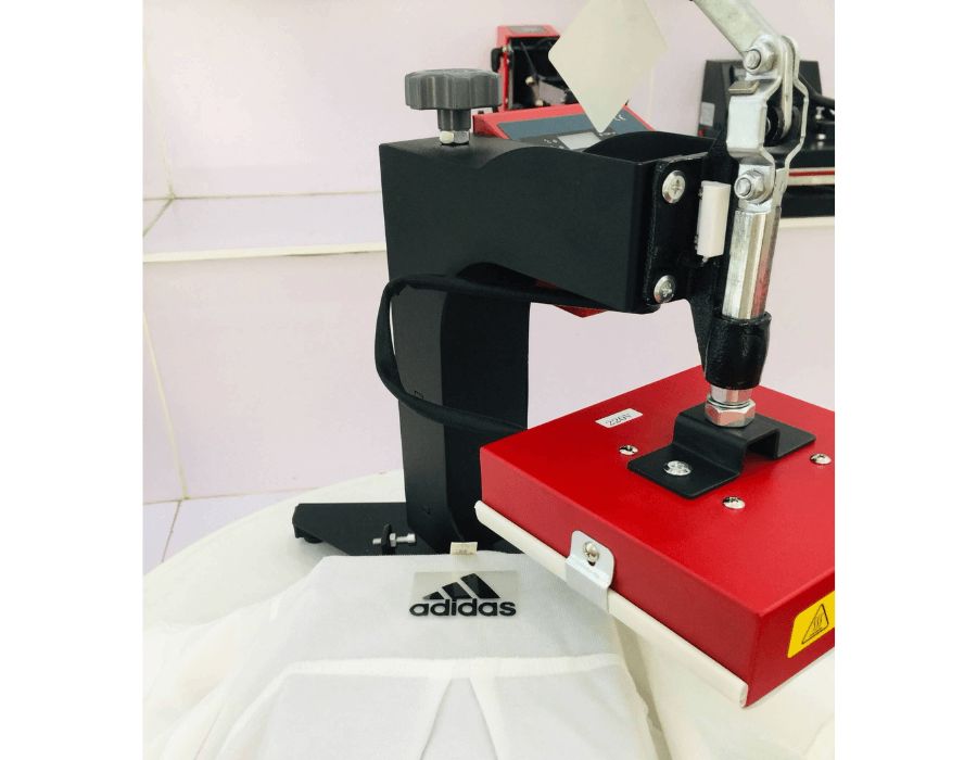 Máy ép logo 15x15 ép logo ngực áo đồng phục chính xác
